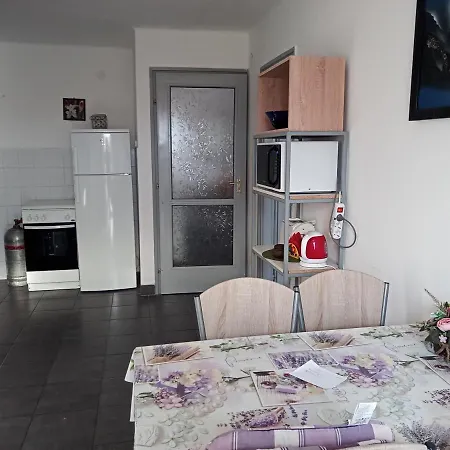 Borostyan Vendeghaz Apartment *