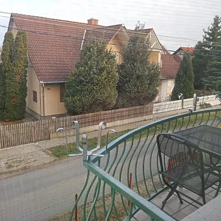 Apartment Borostyan Vendeghaz *