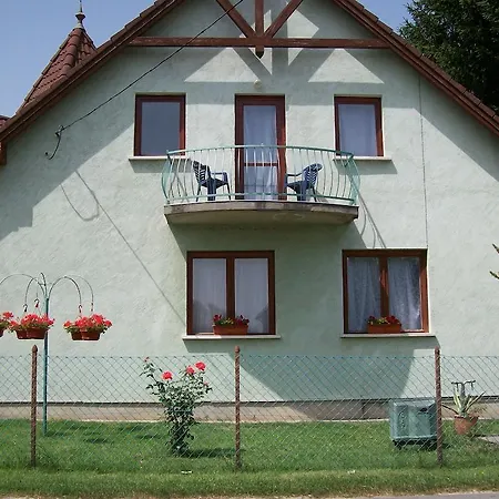 Apartment Borostyan Vendeghaz